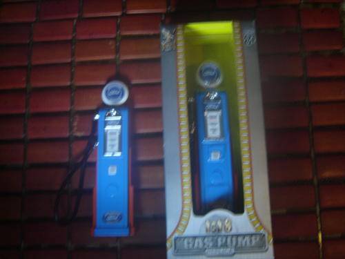 Special  Ford  Vintage Gas Pump ( Petrol)  Sc 1/18   Pumps Garenteed.