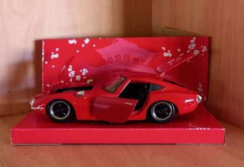 Toyota 2000 GT   Model Scale   Big  1/32 -  By JDM Tuners Die Cast  Buy Any Add   Models    Discount