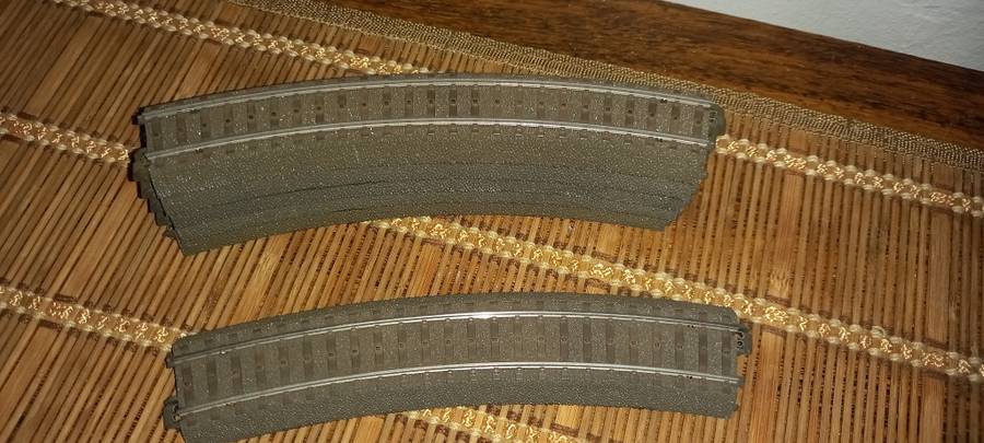 Marklin C Track Medium  20 Cm Long  Track  Curve/Turn  Set of   x 4 Tracks - HO Complete