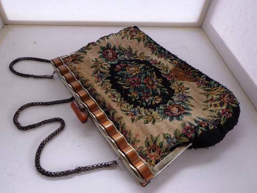 Vintage- Vintage Handbag.                 Lovely, but needs TLC.