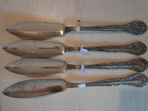 Bid per item.  Stunning knives.