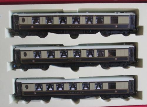 HORNBY OO SCALE - 3 X PULLMAN CARS, SEE BELOW - LIKE NEW BOXED