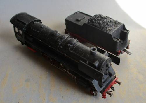 FLEISCHMANN HO SCALE - DB 2-8-2 STEAM LOCO & TENDER