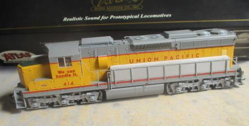 ATLAS MASTER HO SCALE - SD 24 DIESEL LOCO UP # 414 WITH DCC & SOUND - BOXED