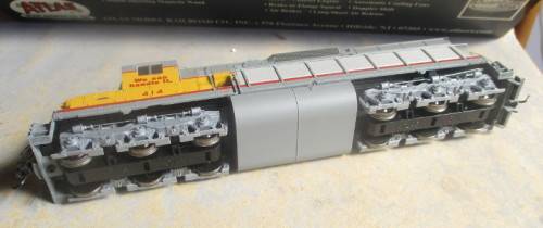 ATLAS MASTER HO SCALE - SD 24 DIESEL LOCO UP # 414 WITH DCC & SOUND - BOXED