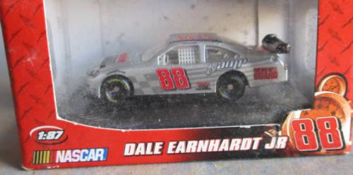 WINNER'S CIRCLE NASCAR 1/87 SCALE - #88 DALE EARNHARDT JR - BOXED