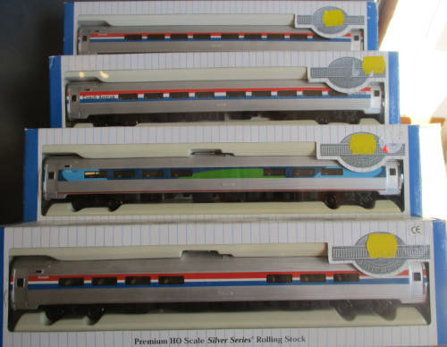 BACHMANN HO SCALE - 4 X AMTRAK COACHES, BOXED