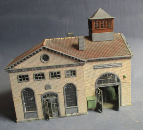 HO SCALE - 1929 ELECTRICITY SUBSTATION WITH GENERATORS INSIDE