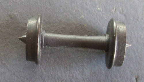 HO SCALE - METAL ODD SIZE AXLES WIDTH, ONLY GOOD FOR LOADS