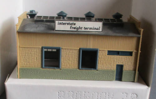 MODEL POWER N SCALE - CF TRUCK DEPOT - BOXED