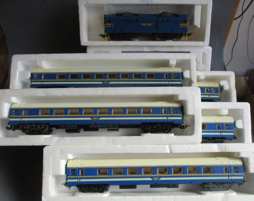 LIMA HO SCALE - SAR BLUE TRAIN SET - ALL BOXED, SEE BELOW