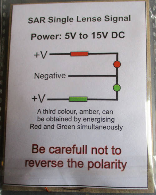 HO SCALE - SAR 3-ASPECT ELECTRIC OPERATIONAL SIGNAL WITH SIGNAL RELAY BOX SET - NEW