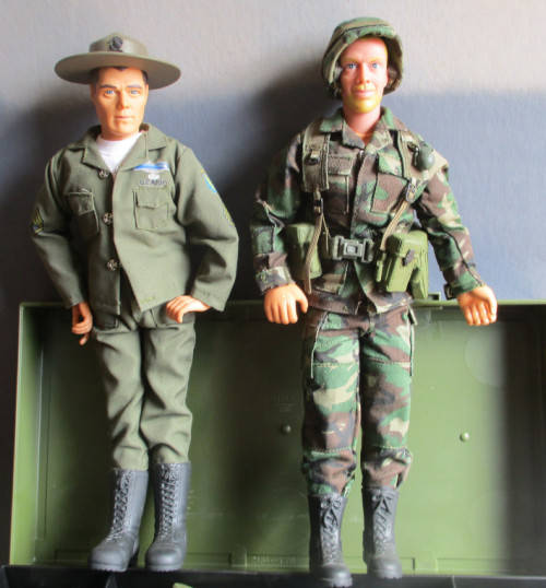 2 X GI JOE TYPE FIGURES WITH PLENTY ACCESORIES AS PER FOTOS