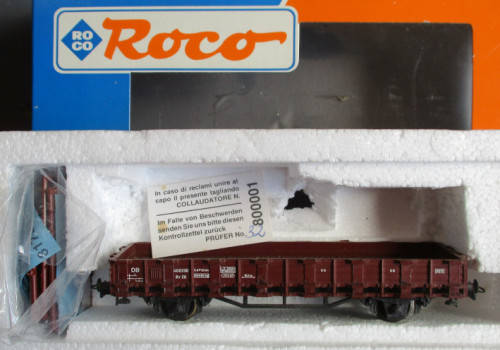 ROCO HO SCALE - LOW SIDE STAKE WAGON - BOXED