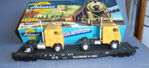 ATHEARN HO SCALE - B&O FLAT WAGON WITH 2 X TRUCKS - BOXED