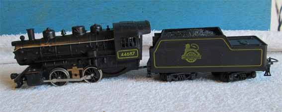 LIMA 4-4-0 STEAM LOCO & TENDER in HO SCALE (NICE LITTLE RUNNER)