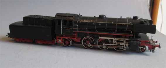MARKLIN HO SCALE - STEAM LOCO & TENDER 2-6-0 - SEE FOTOS