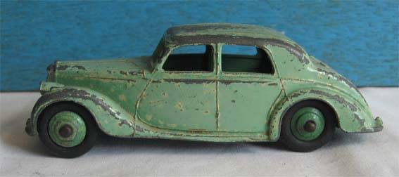 RILEY # 40a by DINKY TOYS, MECCANO LTD, MADE IN ENGLAND