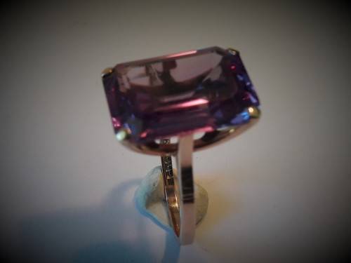 Vintage 9ct Gold Blue Stone Ring