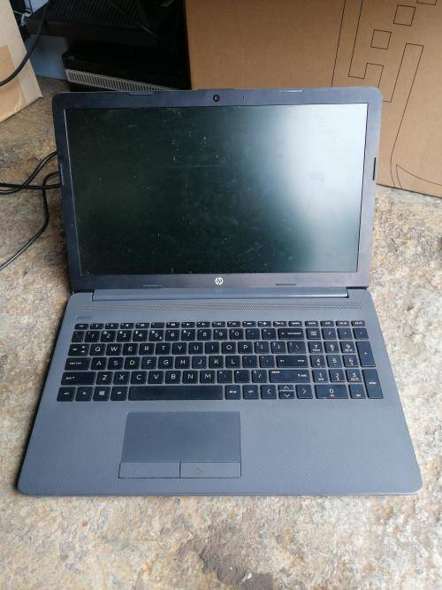 HP 255 G7 LAPTOP, AMD RYZEN 3 3200U WITH RADEON VEGA MOBILE GTX 2600MHZ, 8GB, 256GB,15.6 INCH SCREEN