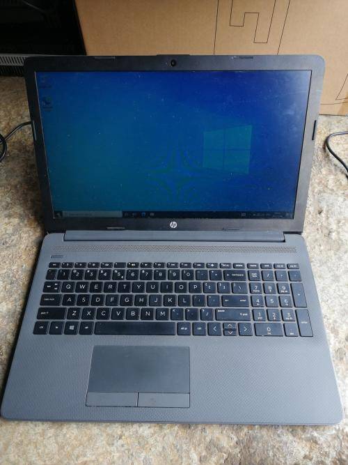 HP 255 G7 LAPTOP, AMD RYZEN 3 3200U WITH RADEON VEGA MOBILE GTX 2600MHZ, 8GB, 256GB,15.6 INCH SCREEN