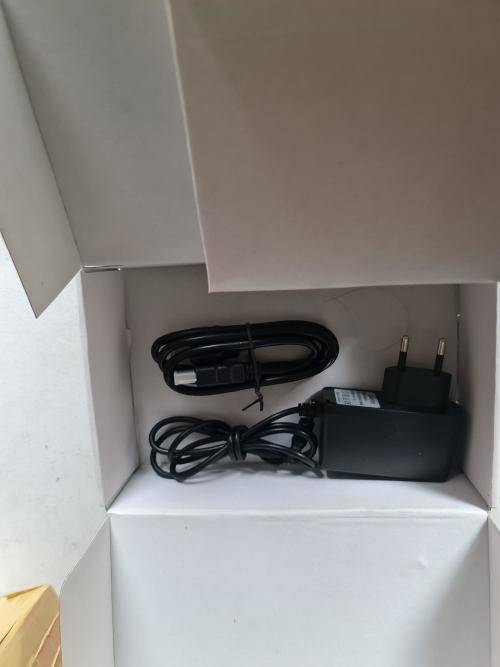 FOYU TV BOX - WITH REMOTE - 32GB - WITH BOX