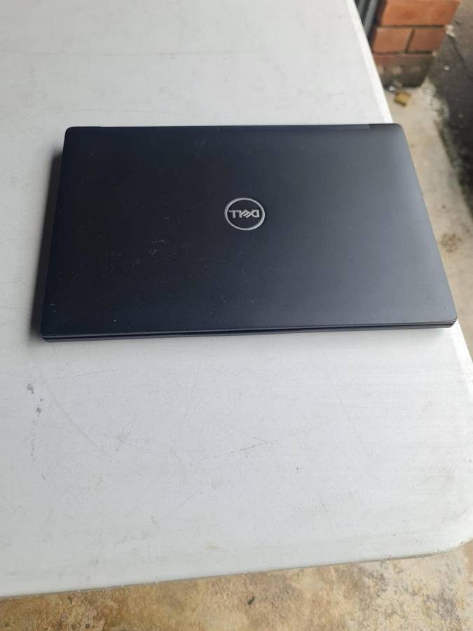 DELL LATITUDE 7490 - CORE i5 7TH GEN - 8GB - 256GB NVME SSD - 14 INCH SCREEN - PLEASE READ