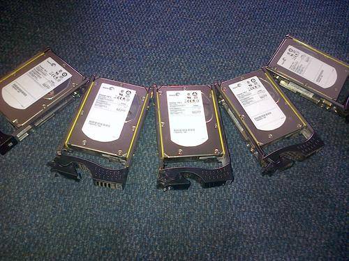 FIVE HARD DRIVES - 146GB 15K SAS SEAGATE CHEEETAH 15K.5 HARD DRIVE (TOTAL OF 5 HARD DRIVES