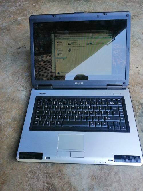 TOSHİBA LAPTOP, CELERON, 2GB, 160GB, 15 INCH SCREEN