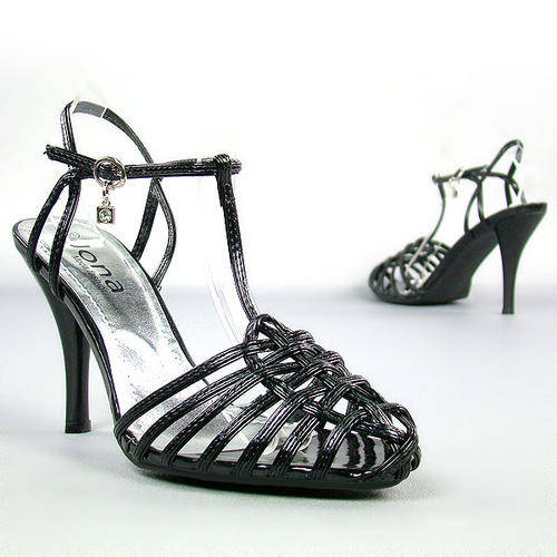 SIZE:  5  or size 6,5  Sandals - New (052-051)