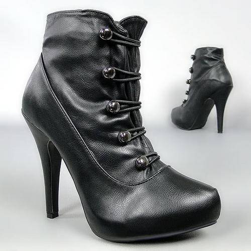 SIZE 6 Boots - New - (380)