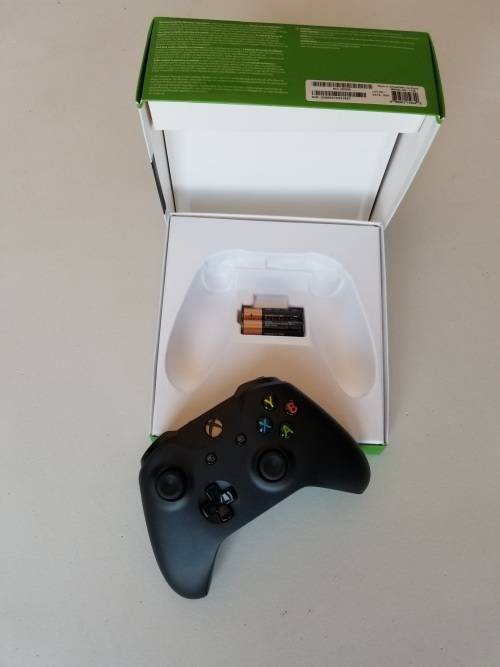 Xbox Wireless Bluetooth Controller - Black