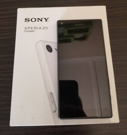 Sony Bundle: Sony Xperia Z5 Compact + Sony Smartwatch 3