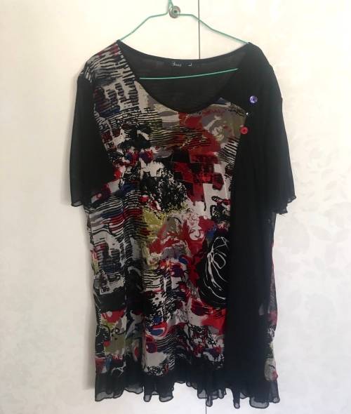 Great two layer Ladies Top in Black and Red- Size L(fits size 36-38)