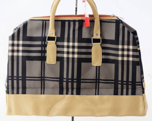 **New**X-LARGE TRAVEL/WEEKEND BAG. Large enough for EVERYTHING!