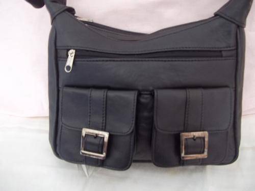 LADIES GENUINE LEATHER HAND BAG IN  A BLACK . SIMPLY GORGEOUS!!