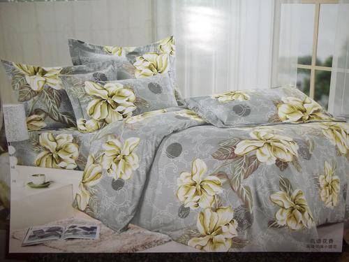 LOVELY 6 PIECE DUVET COVER SET IN - QUEEN.Great Quality, superior cotton Blend.