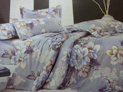 LOVELY 6 PIECE DUVET COVER SET IN - QUEEN.Great Quality, superior cotton Blend.