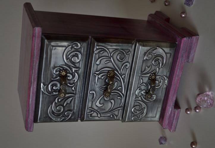Stunning Pink Pewter Art Jewellery Drawer Box