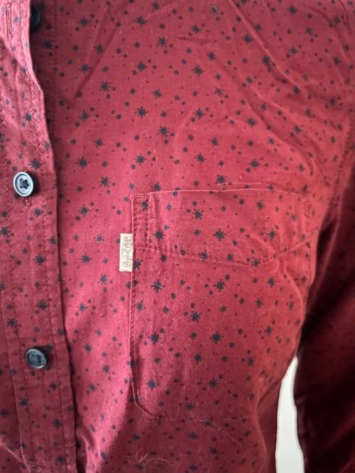 LEVIS Maroon with star print ladies shirt - 10
