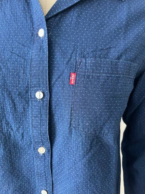Levis long sleeve shirt - blue with white dot - size 10