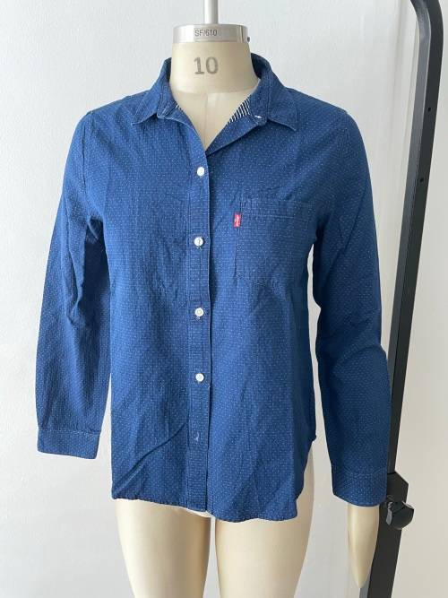 Levis long sleeve shirt - blue with white dot - size 10