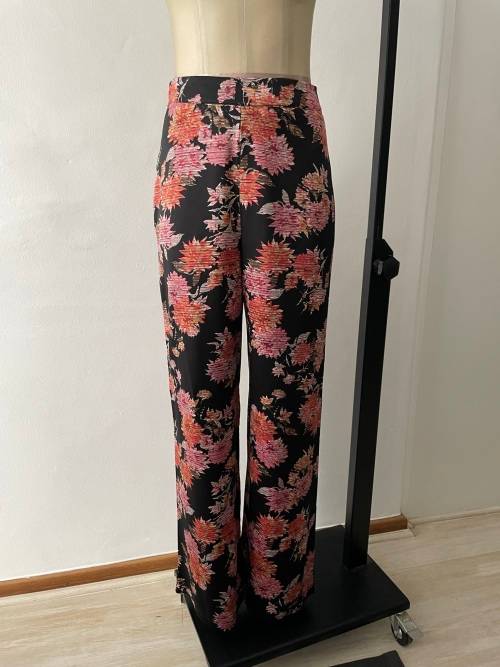 Beautiful High-waisted, wide leg floral brocade trousers - size 10