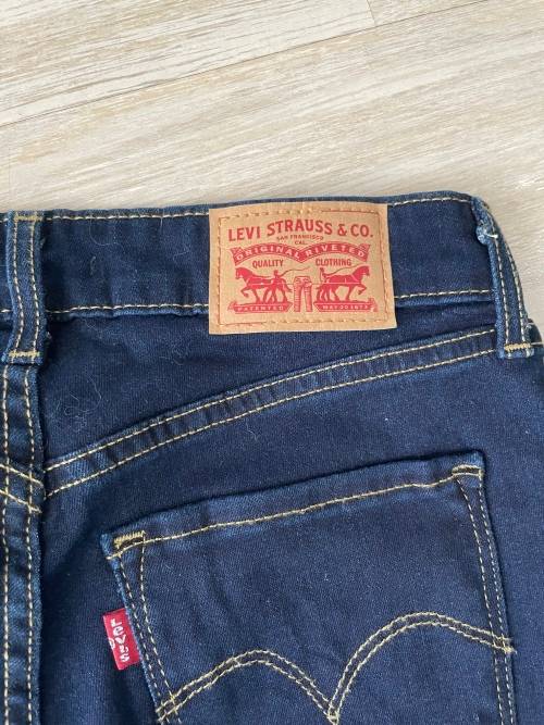 Ladies Levis 721 HIGH RISE SKINNY - Size 28