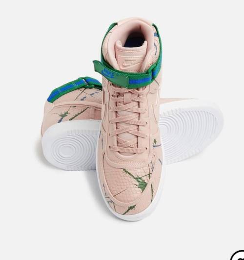 NIKE Vandal Hi Lux high top sneakers- Womens SIZE 7