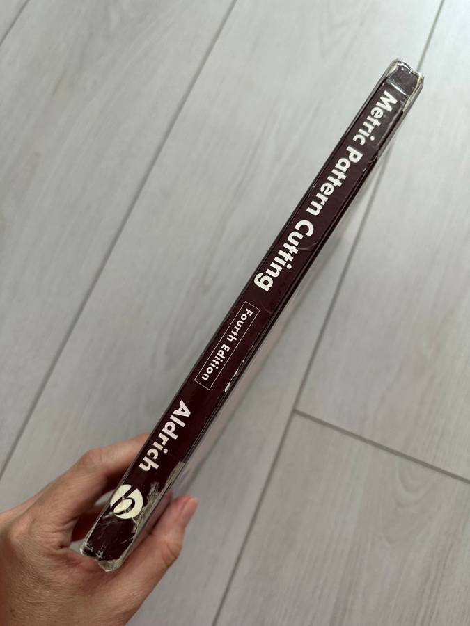 Metric Pattern cutting Fourth Edition Winifred Aldrich