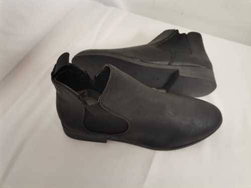 New ladies ankle boots blk size 4