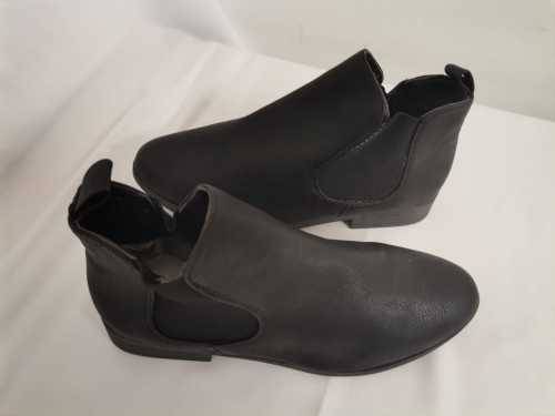 New ladies ankle boots blk size 4