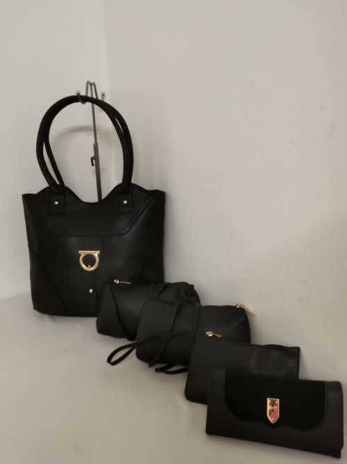Ladies stunning 5 pieces handbags black