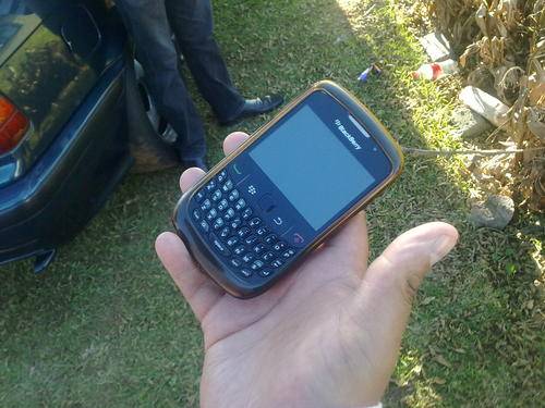 Blackberry curve 8520 with charger. R900 not neg